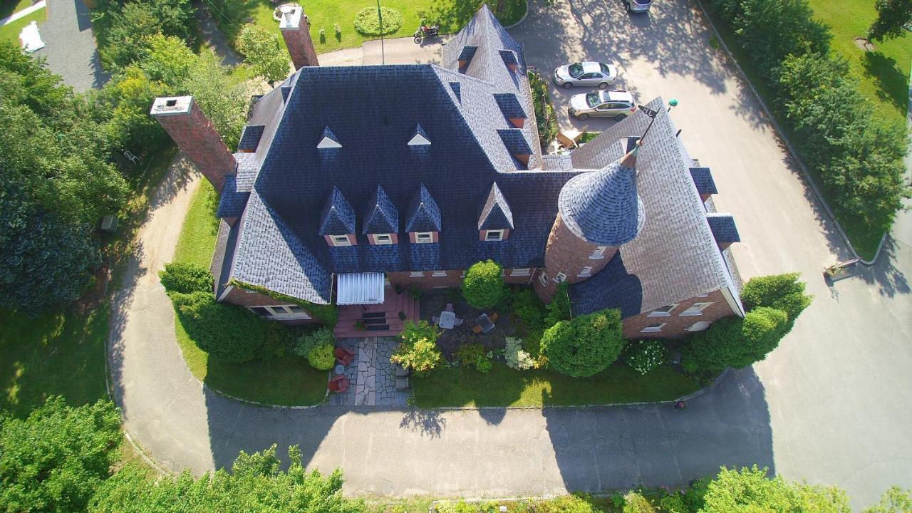 Chateau Murdock Gite Et Esthetique 1950 Saguenay Exterior foto